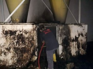 Yağ fabrikasında çıkan yangın korkuttu