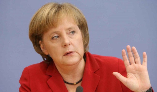 Angela Merkel’e anket şoku