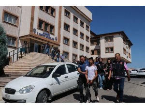 Kaçan otomobilden uyuşturucu ele geçirildi