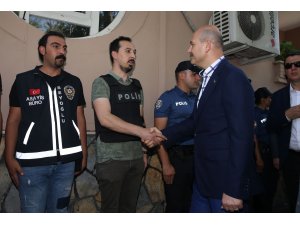 Bakan Soylu, huzurevi sakinleriyle bayramlaştı