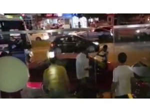 Egzozuna ceza yazılınca sopayla aracını parçaladı