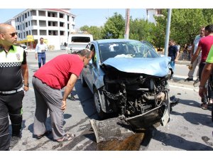 Erzincan’da trafik kazası: 5 yaralı