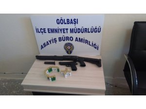 Şüpheli araç içerisinden pompalı av tüfeği çıktı