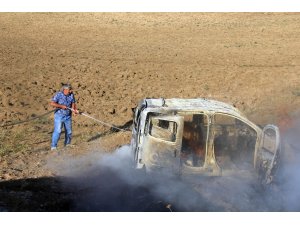 Sivas'ta hafif ticari araç devrildi: 1 ölü, 3 yaralı