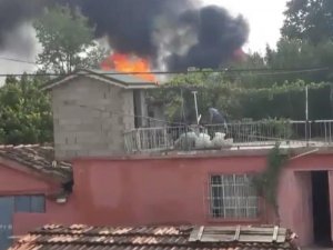 Mangal ateşi 4 evi yaktı