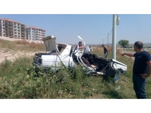 Trafik kazasında karnındaki bebeğiyle can verdi