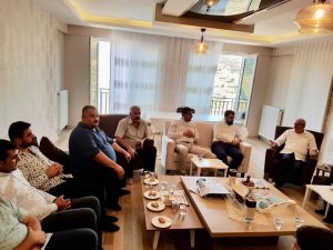 MKYK üyesi Miroğlu Mardin’de hemşerileri ile bayramlaştı