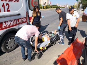 İki otomobil çarpıştı: 4 yaralı