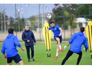 Mehmet Altıparmak: "Gol atmakta çok sorunumuz yok ama çok gol yiyoruz"