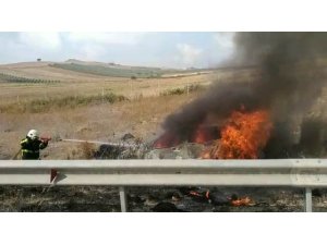 Otoyolda kaza yapan araç alev alev yandı