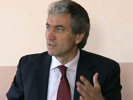 Rektör kızdı: Kuzu yerine zıkkım yiyin