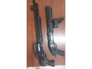 Sokak ortasında ateş edip 3 kişiyi yaralayan zanlılar yakalandı