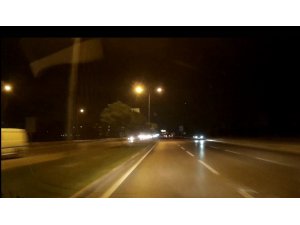 Ters yönden gelen araç ölüme davetiye çıkardı