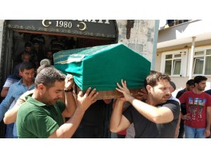 Körebe oynarken 4. katın penceresinden düşerek ölen çocuk defnedildi