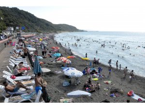 Zonguldak sahillerinde bayram tatili yoğunluğu