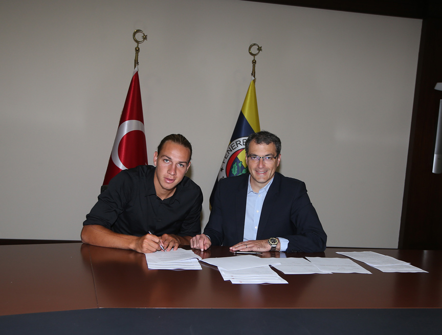 Fenerbahçe, Michael Frey ile 4 yıllık sözleşme imzaladı