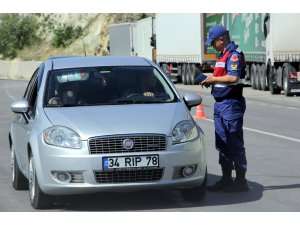 Beypazarı'nda jandarmanın yol denetimleri sürüyor