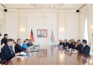 Almanya Başbakanı Merkel Azerbaycan’da