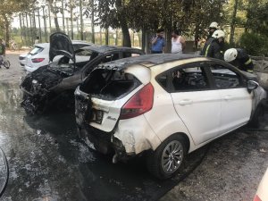 Alev topuna dönen araçlar vatandaş kamerasında