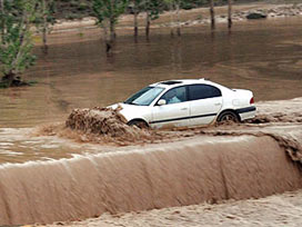 Artvin'i sel vurdu: 9 kişi kayıp