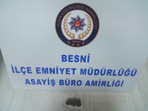 Polis ekipleri uyuşturucuya geçit vermiyor
