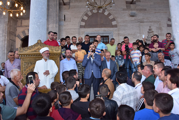 "Güle Oynaya Camiye Gel" projesi