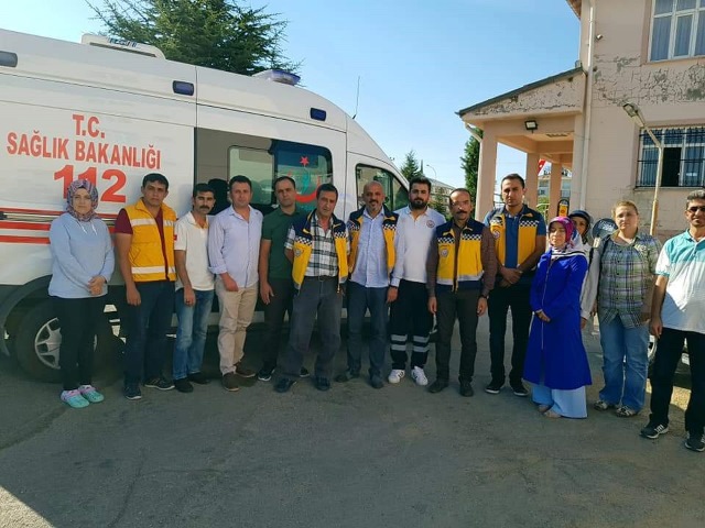 Saldırıya uğrayan 112 ekibine geçmiş olsun