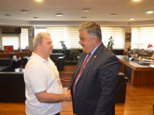 Başkan Özaltun, belediye personeliyle bayramlaştı