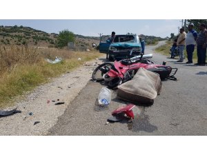 Otomobil ile motosiklet kafa kafaya çarpıştı: 1 ağır yaralı