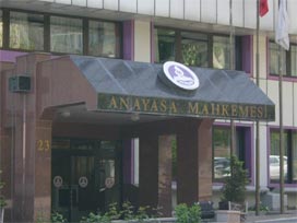 Anayasa Mahkemesi, CHP'ye çalıştı