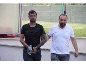 Evinde bonzai ele geçti