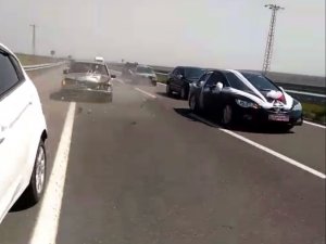 Düğün konvoyunda kaza