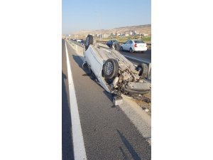 İki otomobil çarpıştı: 3 yaralı