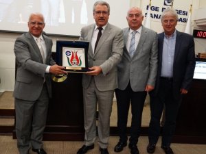 Egeli bilim insanları sanayicilerle buluştu