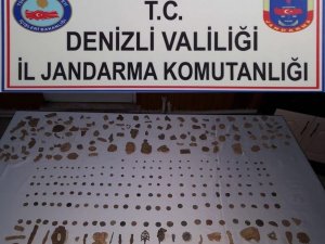 Jandarma düzenlediği operasyonda 422 parça tarihi eser ele geçirdi
