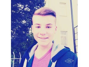 Burdur’da taşlara çarpan araç takla attı: 2 ölü