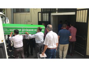 Soluk borusuna yiyecek kaçan genç öldü