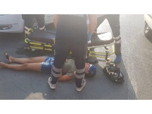 Evin duvarına çarpan sürücü aracını bırakıp kaçtı