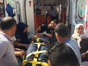 Otomobil yayaya çarptı: 1 yaralı