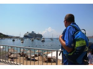 Bodrum’a iki gemi dolusu turist geldi