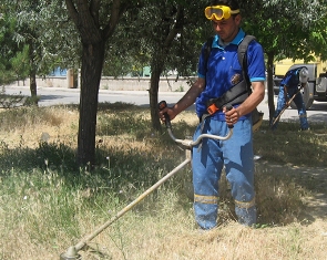 Ot temizliği çalışmaları devam ediyor