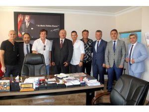 Eski milli futbolcular, Sinop'ta gençlerle buluştu