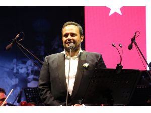 Çeşme'de "Sanat Güneşi" gecesi