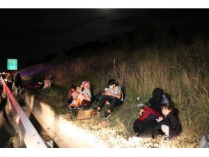 Arıza nedeniyle emniyet şeridinde duran otobüse kamyon arkadan çarptı: 1 ölü 4 yaralı