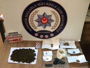 Uyuşturucuyu araziye gömmüşler