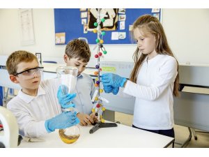 DeFacto okula dönüş koleksiyonunu tanıttı