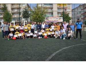 Geleceğin efsaneleri belgelerini aldı