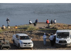 Dicle Nehri’ne giren 2 işçi kayboldu