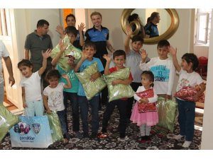 Hakkari polisi şehit ailelerini ziyaret etti