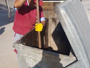 Çöp konteynerleri dezenfekte ediliyor